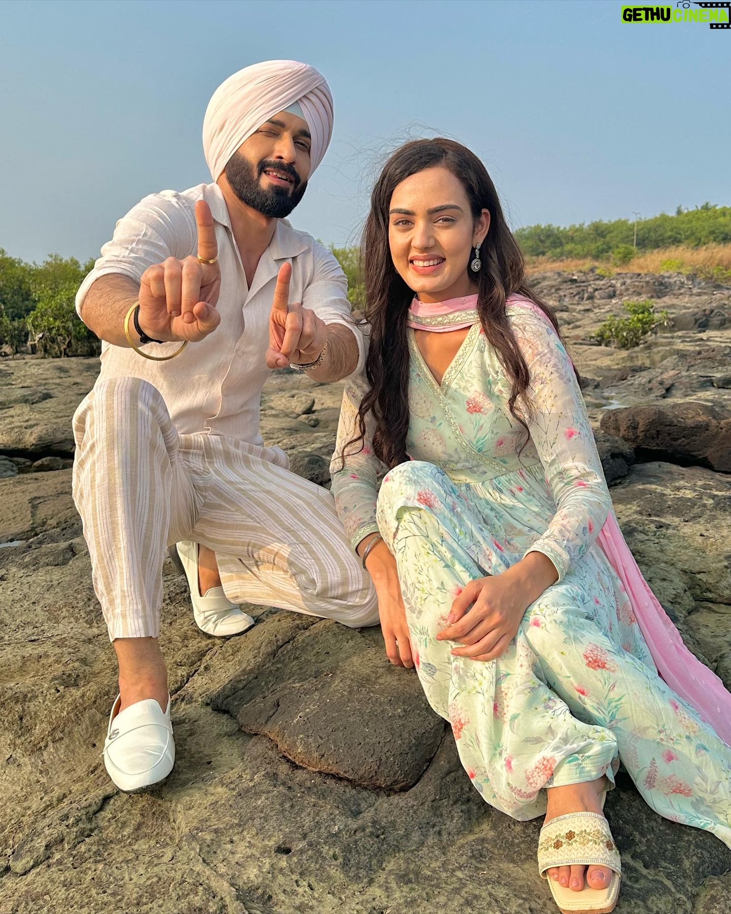 Himanshi Parashar - 49.1K Likes - #sahan taking a few moments out from the hectic outdoor shoot to celebrate the good numbers on the TRP chart.
A big thank you to all the viewers for showering so much love on us… It’s YOUR love for the show that has helped us climb this ladder.
You keep loving us and we’ll keep entertaining you. It’s a deal😊