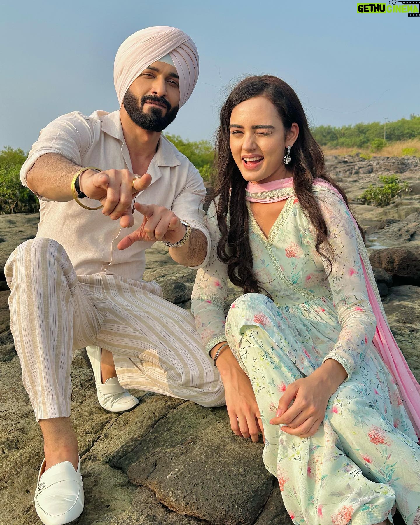 Himanshi Parashar - 49.1K Likes - #sahan taking a few moments out from the hectic outdoor shoot to celebrate the good numbers on the TRP chart.
A big thank you to all the viewers for showering so much love on us… It’s YOUR love for the show that has helped us climb this ladder.
You keep loving us and we’ll keep entertaining you. It’s a deal😊