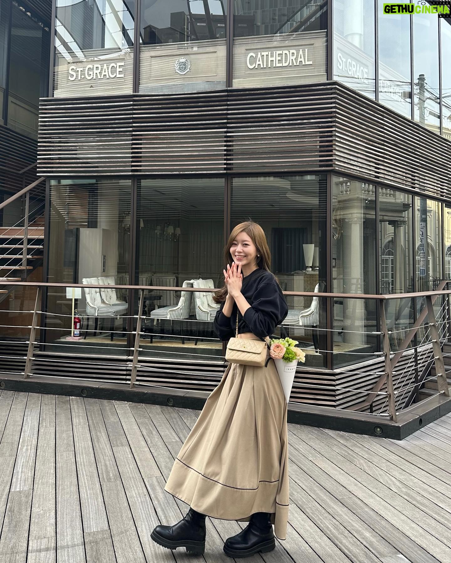 Hina Ishizaki Instagram - flower ribbon shoulder💐🎀👜