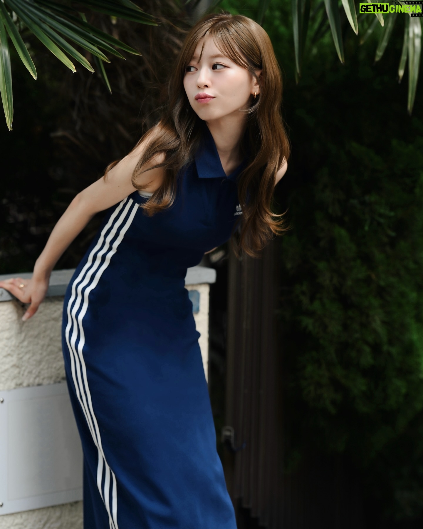 Hina Ishizaki - 7.6K Likes -
adidas dress💙
ボリュームあるウェーブヘアが夏っぽい👱🏻♀️☀️