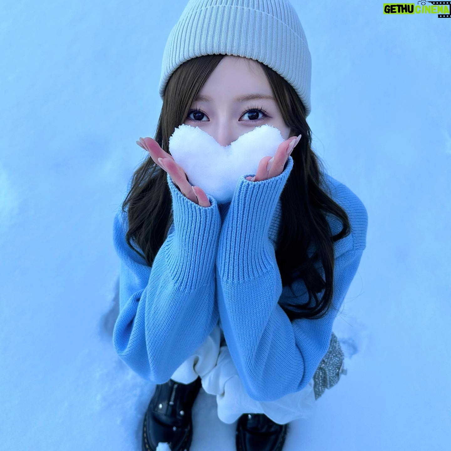 Hina Ishizaki Instagram - 今日の暑さに涼しくなる写真。 ありがとう冬!また来年⛄️❄️
