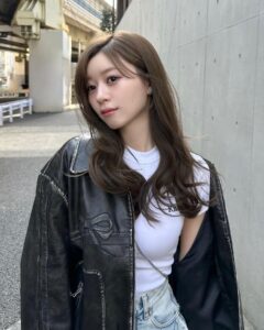 Hina Ishizaki Instagram - 春のお供にレザーget!!🐕🎀