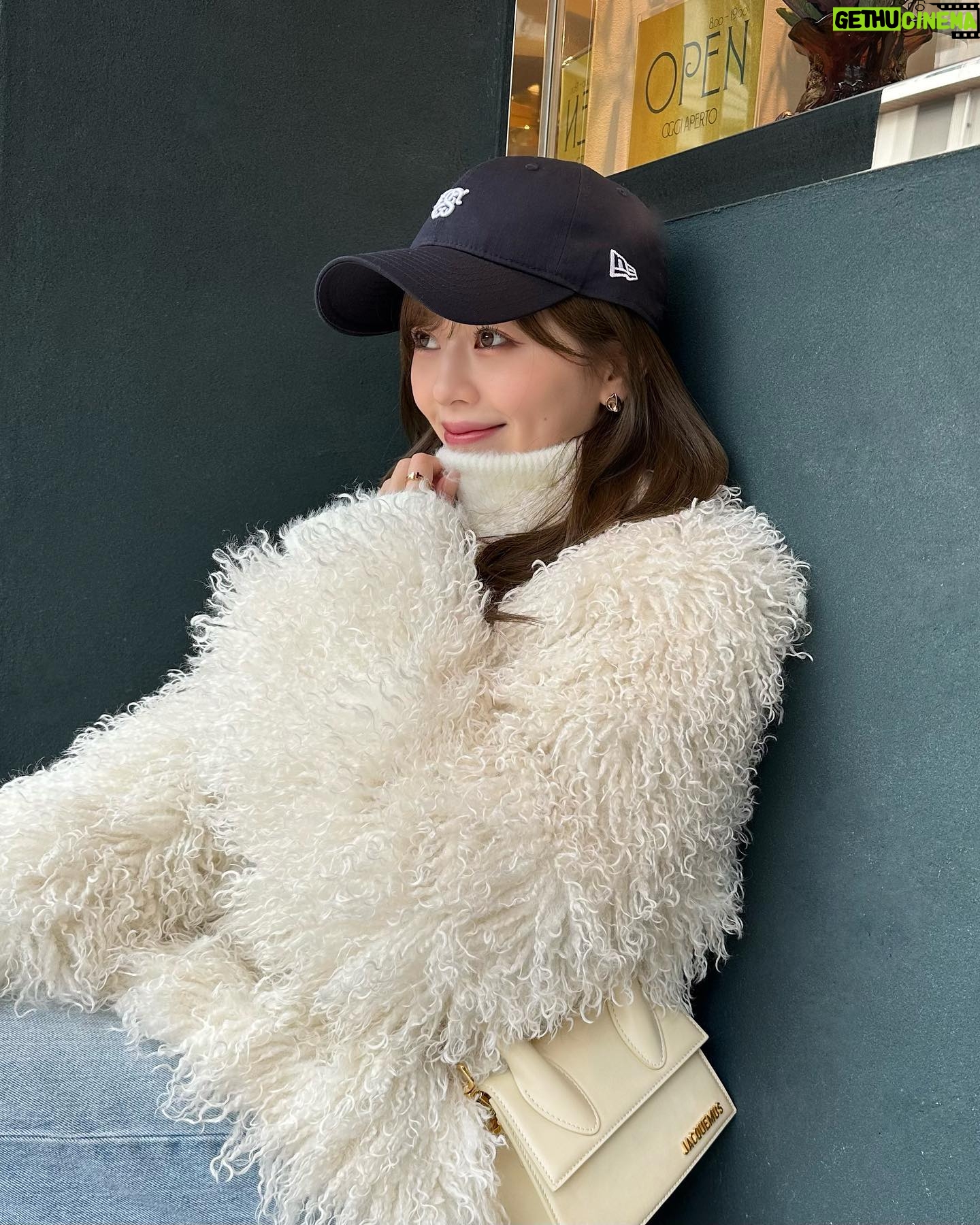 Hina Ishizaki Instagram - ついつい触っちゃう🐏🎶