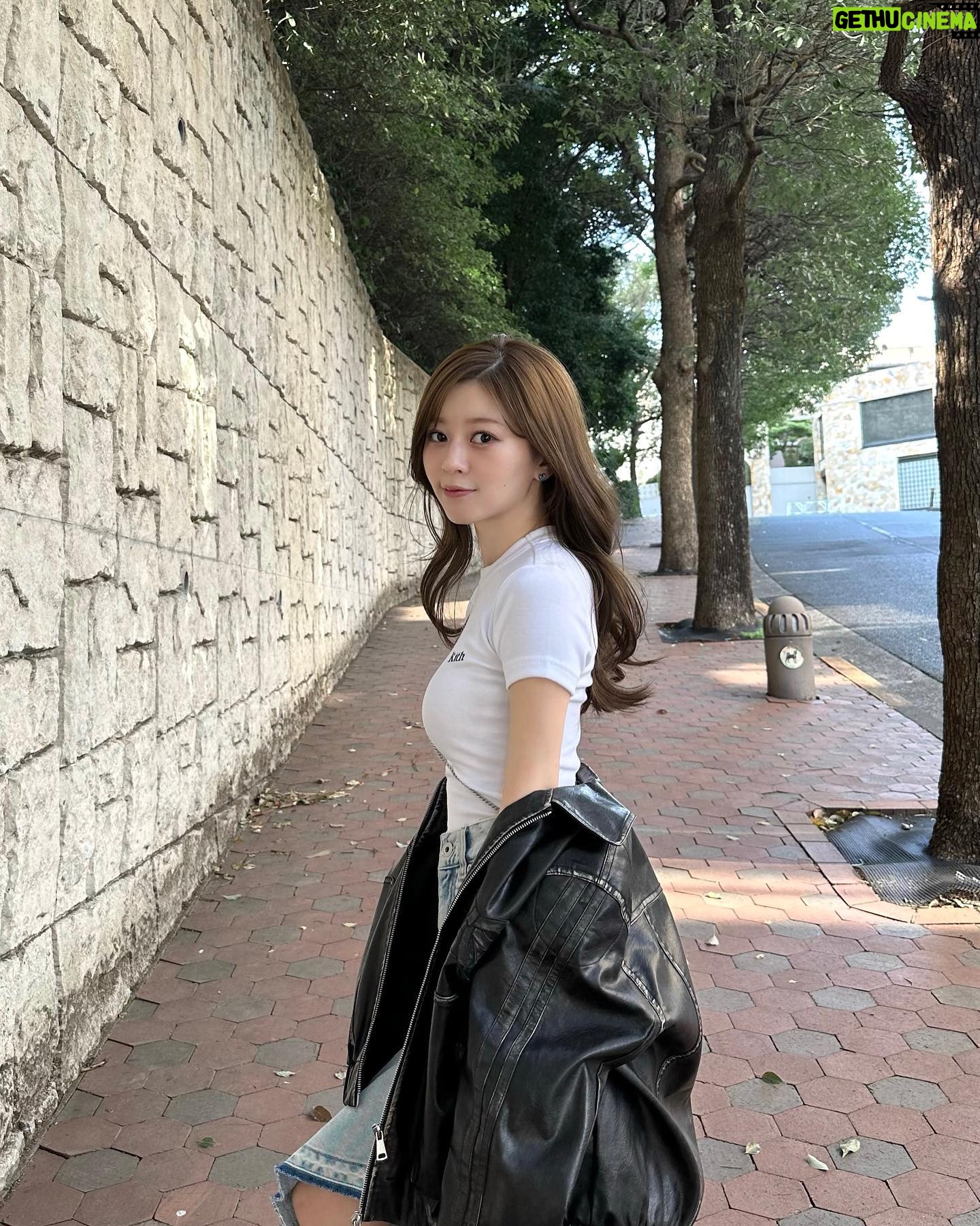 Hina Ishizaki - 8.4K Likes - 春のお供にレザーget!!🐕🎀