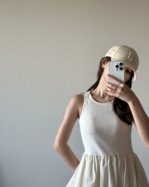 Hina Ishizaki Instagram - ⁡
3月👒✨
春服の準備を着々と…！
⁡
この間染めたベージュカラーが好評すぎる👱🏻‍♀️🎶