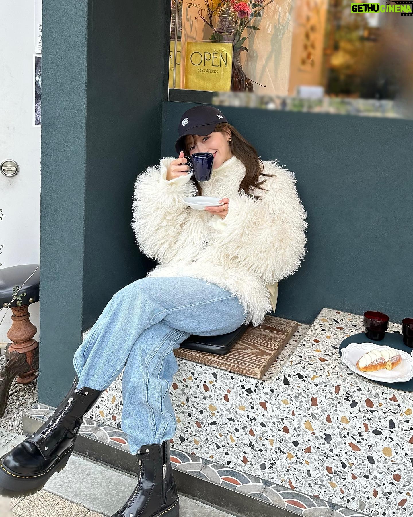Hina Ishizaki Instagram - ついつい触っちゃう🐏🎶