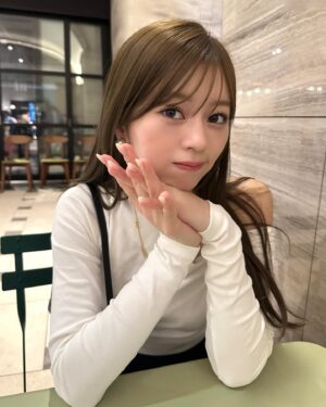 Hina Ishizaki Instagram - ⁡
アシンメトリー😐🎶