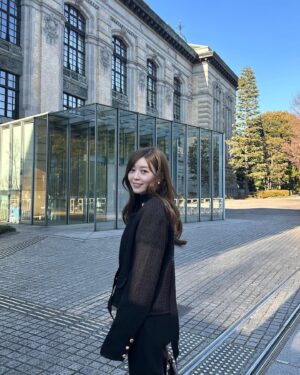 Hina Ishizaki Instagram - ⁡
select item💂🏻🤎
骨格ウェーブ身長156cm参考にしてみてね🎶
⁡
jacket : 23501398
tops : 24513978
hanger : 15243256
⁡
2024年初の最大級セール、最大90%OFF
新年一発目のお買い物はSHEINで揃えよう！🧧　
⁡
#PR #SHEIN  @shein_japan @sheinofficial
クーポンコード [ NYJP446 ]🪄
#SHEIN新春SALE #SHEINforAll #loveshein #saveinstyle #骨格ウェーブ #骨格ウェーブコーデ
