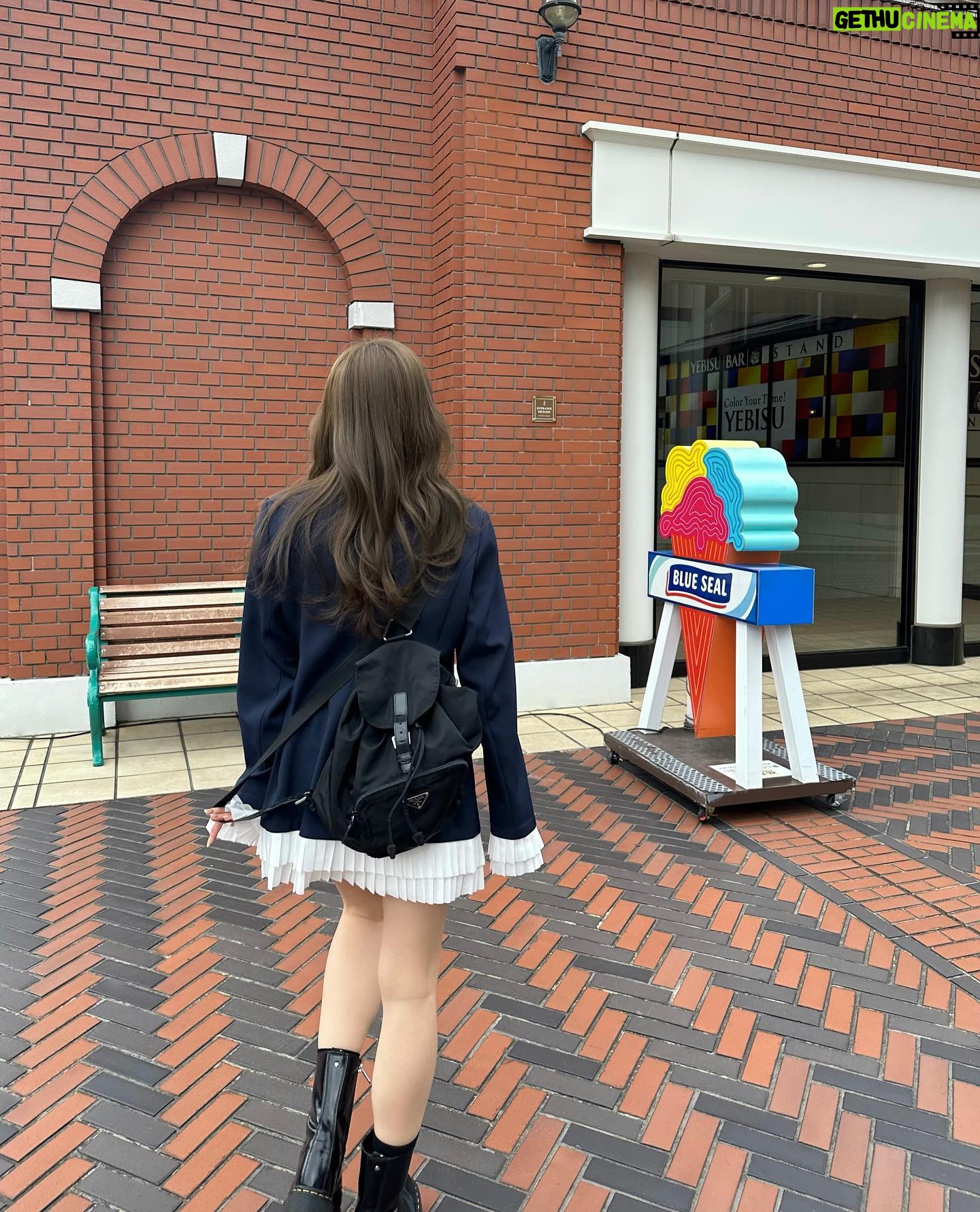 Hina Ishizaki - 8.4K Likes -
ジャケットの丈感が可愛すぎ🧥♡
ミニ丈にはボリュームある靴が私のスタイル