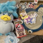 Hina Kagei Instagram - ポケモンカフェ⚡️ 当たり前だけどお店の中も流れてるBGMも運ばれてくる料理も ぜーんぶポケモンだらけで幸せ空間過ぎた〜^._.^‪ ♡゛‬ 帰りにポケモンセンター行ってクワッスのぬいぐるみに ナンジャモステッカーや初のポケカ、ゲットしてきた、 ポケカデビューしたい