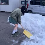 Hina Kagei Instagram - 帯広、思い出☃️ 沢山お祝いして頂いたり、マネさんのご両親に色んなとこ連れてってもらって、愛犬のたろとも会えた🐶楽しかった〜！ 動画は念願の雪かきしてるとこです笑