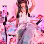 Hina Kagei Instagram – _
本日発売の美容専門誌「月刊BOB」
7月号の表紙、巻頭を担当させていただきました❤️‍🔥

Y2Kのヘアメイクと衣装で撮影っていうのが実は何気に初めてで
すごい楽しかったし最高に可愛かったです〜🫶🏻
イケイケ過ぎていつもの自分よりもちょっとだけ強くなれた気がして
やっぱりファッションや美容ってすごいなって思ったり🤏🏻❤️‍🔥