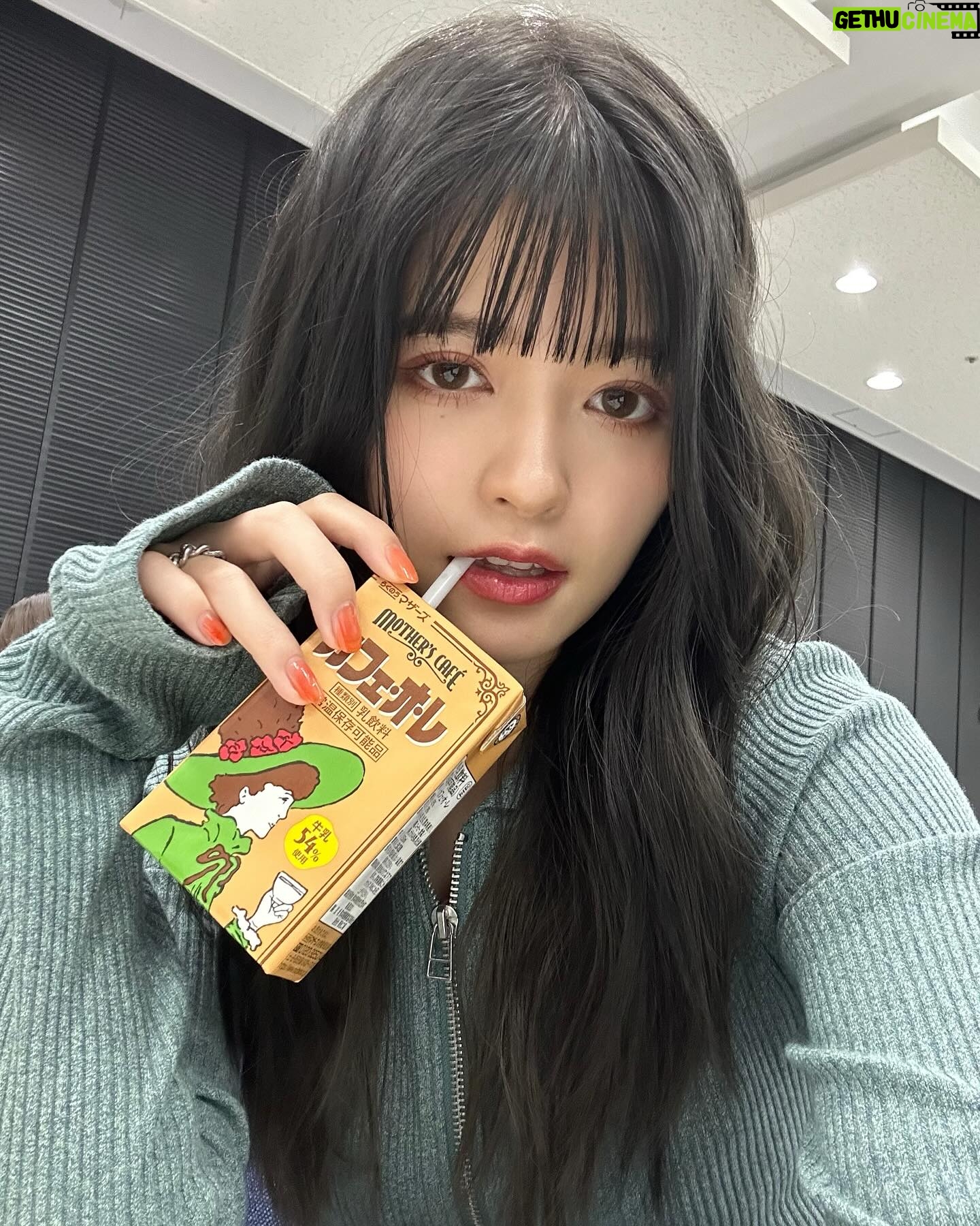 Hina Kagei Instagram - _ TGC熊本🐻 ありがとうございました〜! 地元ということもありいつも以上に沢山の歓声が聞こえて 最高に楽しかったですᐢ. ̫.ᐢ ♡゛ 沢山うちわにボードにありがとうでした嬉しかったるん そして終わって美味しいもの沢山食べて好きな飲み物も沢山買った
