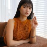 Hina Kagei Instagram - 4月5日発売の RMK デューイーメルト リップカラー ローンチイベントに行ってきました💄 私のセレクトは01の"マイチャイ" ベージュトーンの色味で肌馴染みがいいカラー🤎 軽い付け心地なのにむちっと唇に立体感がでて 飲み物を飲んでもグラスに色が付かない、 つけたての質感が続くという魅力溢れるリップ。 この写真リップベースライナーも使用してるんだけど 01の"シエナ スエード" 単色使いも出来るし最高に良かった☺︎ #PR @rmkofficial
