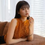 Hina Kagei Instagram - 4月5日発売の RMK デューイーメルト リップカラー ローンチイベントに行ってきました💄 私のセレクトは01の"マイチャイ" ベージュトーンの色味で肌馴染みがいいカラー🤎 軽い付け心地なのにむちっと唇に立体感がでて 飲み物を飲んでもグラスに色が付かない、 つけたての質感が続くという魅力溢れるリップ。 この写真リップベースライナーも使用してるんだけど 01の"シエナ スエード" 単色使いも出来るし最高に良かった☺︎ #PR @rmkofficial