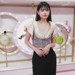 Hina Kagei Instagram - _ @CHANEL.BEAUTYのフレグランス「チャンス」の イベントにご招待頂きました🫧 カラフルで華やかな世界観が広がっていて タロットでその日の気分の香りを占ってもらったら CHANELのフレグランスの中で私が初めてつけた ジャスミンベースの香りにピンクペッパーがアクセントとなる 「チャンス」でした💛 自分の気分を上げて頑張りたいときに香りで後押ししてくれるから勝負事や大事な日などに身に纏ってココ・シャネルの様に 自らの手でチャンスを掴み取っていくぞ〜☺︎ #PR #CHANEL #CHANCE #CHANELFRAGRANCE #シャネル