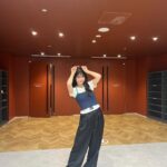 Hina Kagei Instagram - TGC熊本を締め括るイベント 「EXILE TETSUYA with EXPG in 熊本」に サプライズゲストとして呼んで頂きました〜！🫶🏻 私自身、ダンスが下手で苦手意識があったし 子供たちと一緒に踊る事も初めてだから、 うまく踊れなかったらどうしようと緊張してたけど イベントが始まると上手い下手なんてことは気にせずに 純粋に心からダンスを楽しめてあっという間の最高な時間でした☺︎ ダンスがより好きになったし本当に楽しかったーーー！🐻🩶 @exile_tetsuya_epi さん 呼んで頂きありがとうございました🔥