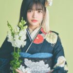 Hina Kagei Instagram - _ この度、京都丸紅の振袖ブランドJAPAN STYLEさんと コラボさせて頂きました👘 今回のシリーズは「 自由で華やかなファッションで楽しんでいた 大正～昭和初期の商家の令嬢をイメージ 」ということもあり、 色々なタッチの四季のお花が散りばめられている華やかな振袖が 可愛いのはもちろん、 私自身、実際に着てみて振袖ってこんなにも自由に組み合わせたり 個性が出せて楽しめるものなんだと感動しました 普段着ているお洋服と同じように、振袖も自由に華やかに自分らしく着れるってテンションも上がるし素敵だな〜と☺︎ 他にも、珍しいデザインの髪飾りや腰に巻くリボンだったりと色々な種類の小物が豊富なのも魅力的でした🎀 この先、成人式を迎える子やそういうご家族がいる方、 そして日本だけでなく海外の方にもこの素敵なお着物が広まりますように☺︎