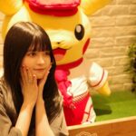 Hina Kagei Instagram - ポケモンカフェ⚡️ 当たり前だけどお店の中も流れてるBGMも運ばれてくる料理も ぜーんぶポケモンだらけで幸せ空間過ぎた〜^._.^‪ ♡゛‬ 帰りにポケモンセンター行ってクワッスのぬいぐるみに ナンジャモステッカーや初のポケカ、ゲットしてきた、 ポケカデビューしたい