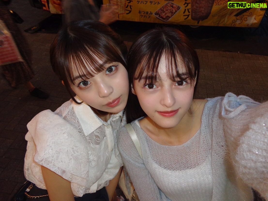 Hina Kikuchi Instagram - ゆりちとナイトマーケット行ってきた🪄︎︎ デジカメで撮ってくれた〜📷💭えもえも❓