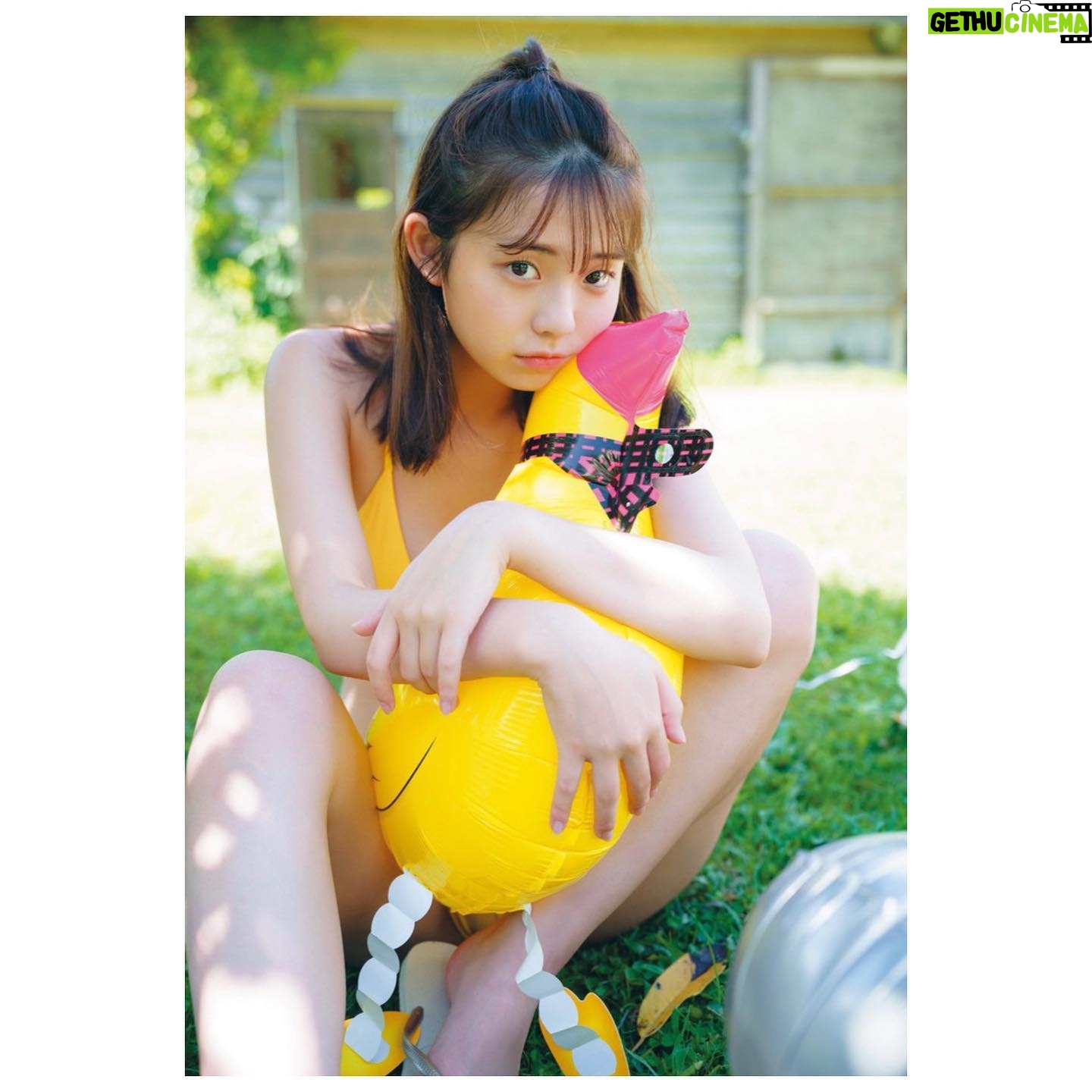 Hina Kikuchi Instagram - 10/24(火)発売‼ ヤングチャンピオン22号の表紙・巻頭を飾らせて頂きました!ポップでかわいい写真が沢山です·͜· ︎︎ᕷチェックよろしくお願いします!