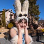 Hiroe Igeta Instagram - NHK夜ドラ VRおじさんの初恋 いよいよ今夜10時45分、初回放送です🐰 なかなか奇抜な衣装で 自分でも見慣れませんでしたが、 VRの世界にわくわくしながらも 人間味溢れる物語なので、 ぜひ、 沢山の方に観ていただきたいです！ @nhk_yorudora