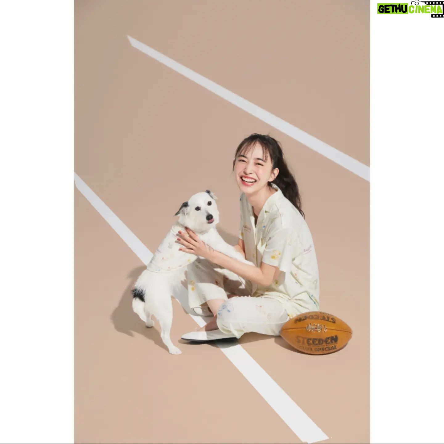 Hiroe Igeta Instagram - 大好きな @gelatopique_official さんと PEANUTSのコラボの撮影に 参加させていただきました🐶🤍 今回も可愛いアイテムばかりで 心ときめきました☺️ ぜひチェックしてみてくださいね!