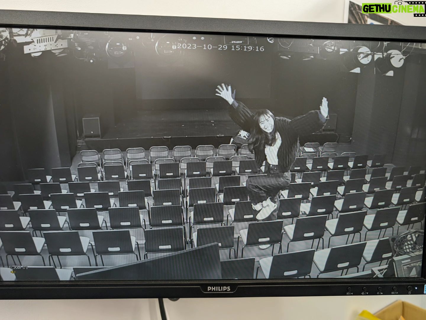 Hiroe Igeta Instagram - 舞台混頓無事に全公演終演しました!! 舞台の経験も浅い中で、初挑戦の生のコントということで 色んな不安もありましたが、 キャストの皆さん、スタッフの方々 そしてあたたかいお客様のお陰で 最後まで楽しく向き合うことができました☺️ 来てくださった皆様、ありがとうございました!!