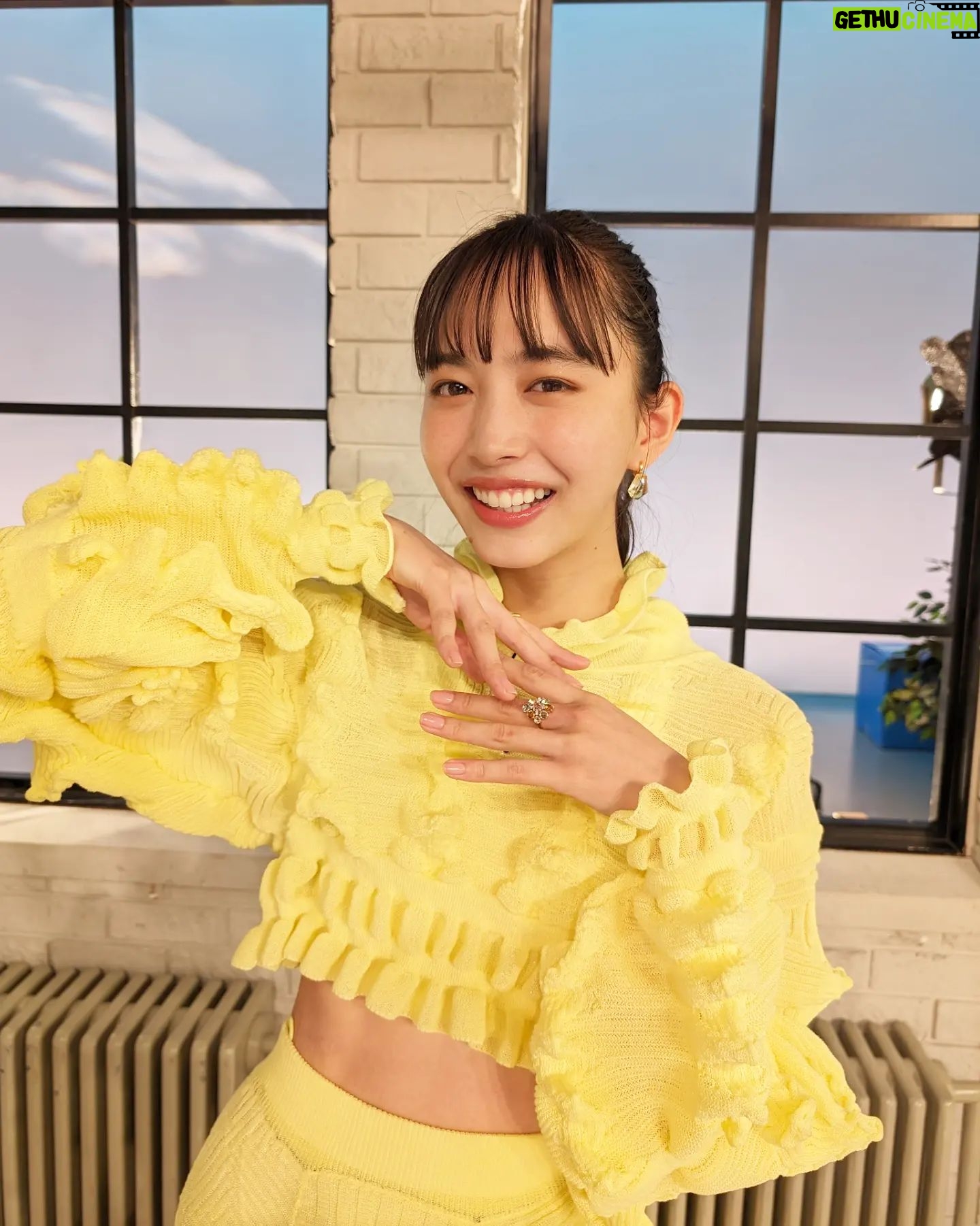 Hiroe Igeta Instagram - おしゃれクリップ 今日はひらひらが個性的な衣装でした🌼 告知できずすみません。 見逃し配信もありますので まだの方はぜひご覧ください!!