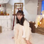 Hiroe Igeta Instagram - おしゃれクリップ 年内最後の放送です！！ ゲストは宮野真守さん。 ぜひご覧ください😊 スタジオはクリスマス仕様でした。 浮かれちゃってキャラでもない雰囲気で、 たくさん写真撮ってもらいました🎄🤍