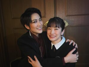 Hiroki Nanami Instagram - ☆
クリスマスディナーショー
「GREAT HUNTER」3都市6公演終わってしまいました。今年も最高に盛り上がったクリスマスDS！！
.
そこにいる全員を幸せにしてくれるあきら、可愛さと面白さを兼ね備えた、はることもあちゃん^_^演出・振付のスーパーくみさん。あきらのバースデー当日(茨城)は、粋な演出がたくさん散りばめられていました。
そして、めちゃくちゃかっこいいバンドメンバー！！
.
みなさん楽しんで頂けましたか？
そして、ハントされましたか？✨
冬の夜空に輝くオリオン座を見たら、このDSのこと思い出して下さいね。
本当にありがとうございました！！
思い出写真たくさん載せます📷
.
#瀬戸かずや 
#音波みのり
#愛白もあ
#芽吹幸奈 演出・振付
#渡辺裕太 Guitar/Band Master
#佐々木侑太 Guitar
#西村奈央 #堀倉彰 Keyboards
#櫻井陸来 #宮本將行 Bass
#坂本暁良 #北村望 Drums
#吉澤達彦 Trumpet
#近藤淳也 Saxophone/Flute
(敬称略)
#GREAT HUNTER
#クリスマスディナーショー
#七海ひろき
