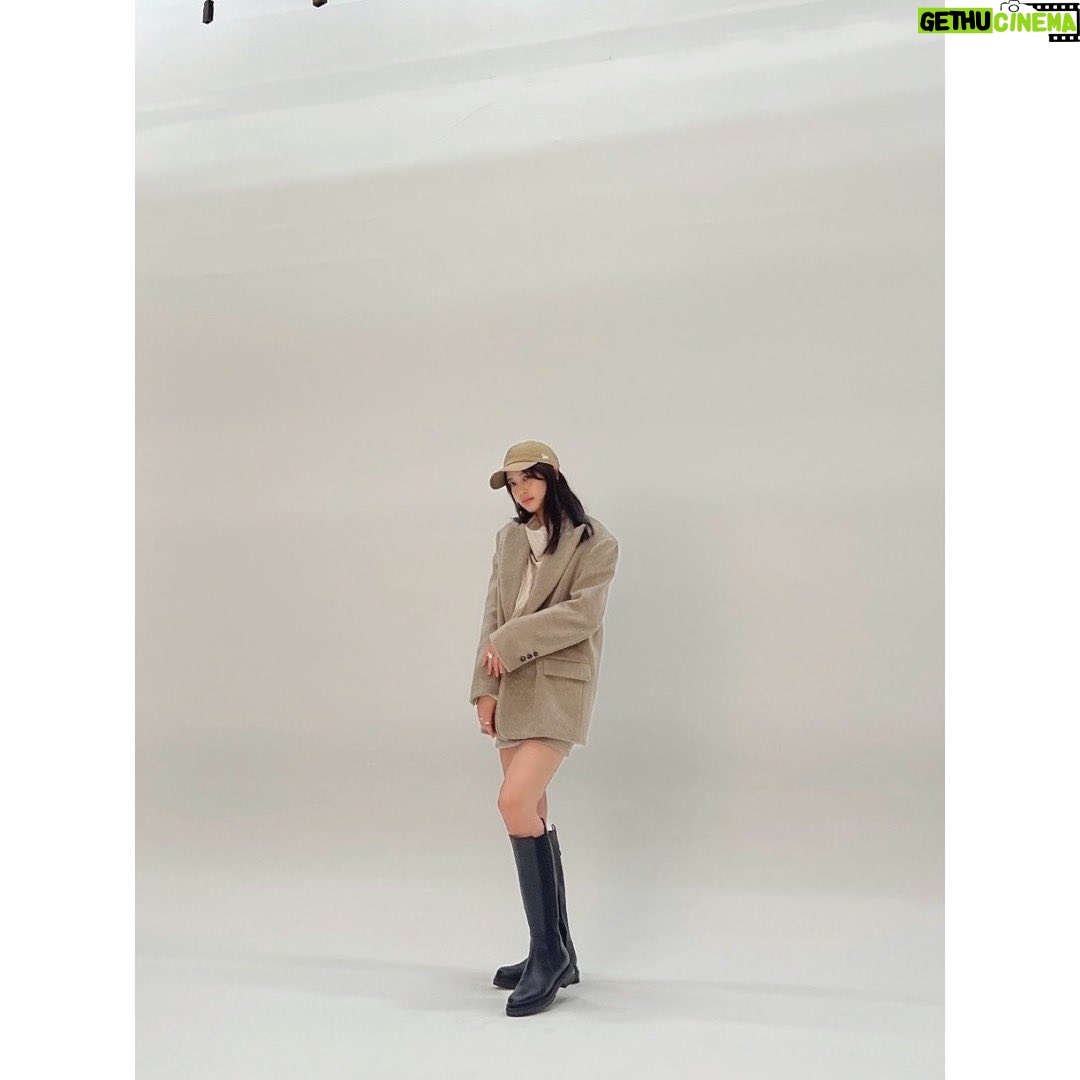 Hirona Yamazaki Instagram - @neweracap The newera book fall&winter 2023🍂