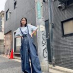 Hirona Yamazaki Instagram - 🍜 このパンツほすぃ。 T-shirt : @baumundpferdgarten pants : @dvec_jp shoes : @camper_japan accessory : @pluiehair @pluietokyo @e.m.__official —————————————— BS-TBS「ラーメンを食べる」 —————————————— #衣装