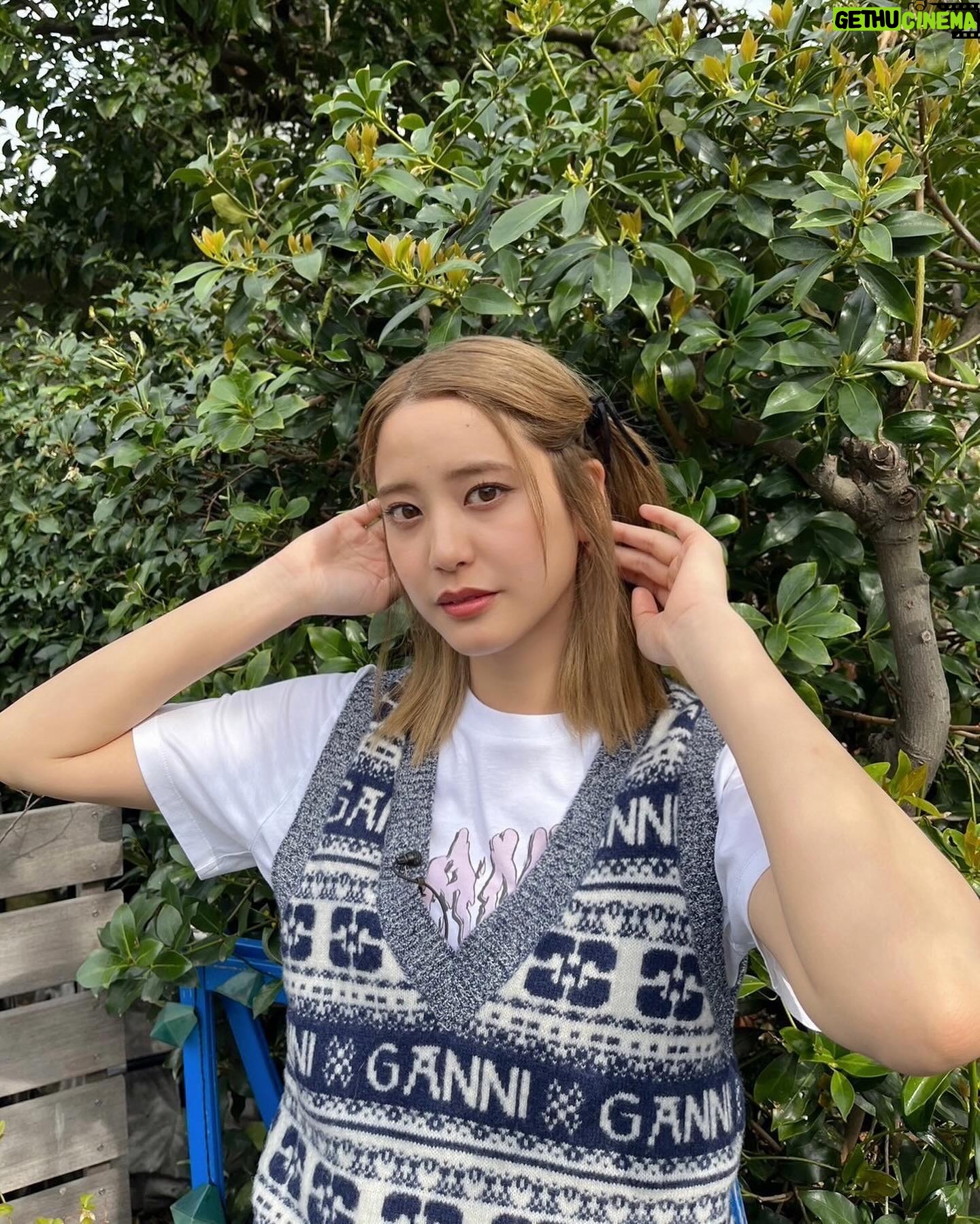Hirona Yamazaki Instagram - 本日23:00~の #BSTBS『#ねこ自慢』に 出演させていただきます🤭 ねこにまみれてきました🐈🐈🐈 ねこねこ❤️❤️ #猫好きにはたまらん