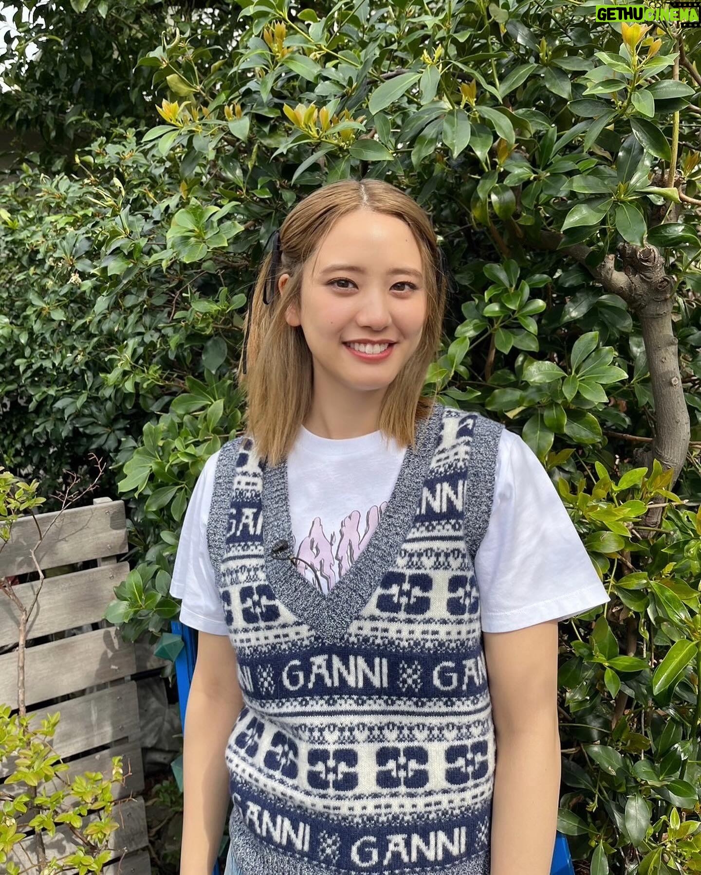 Hirona Yamazaki Instagram - 本日23:00~の #BSTBS『#ねこ自慢』に 出演させていただきます🤭 ねこにまみれてきました🐈🐈🐈 ねこねこ❤️❤️ #猫好きにはたまらん