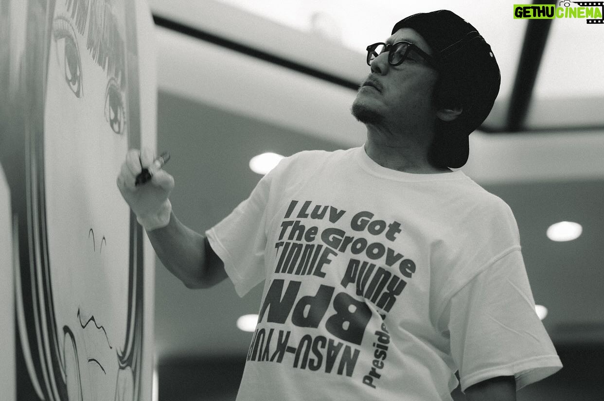 Hisashi Eguchi - 4.2K Likes - 68歳になりました。
2010年から14年間くらい作品展やイベントに活動の半分を費やしてきましたが、それらは当分控えて、地道に本作り作品づくりの日々に戻っております。まだまだ先行くのでついてきてください😁
Photo: @george_ojisan