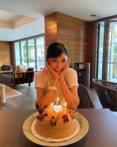 Actress Hitomi Kuroki HD Instagram Photos and Wallpapers October 2023