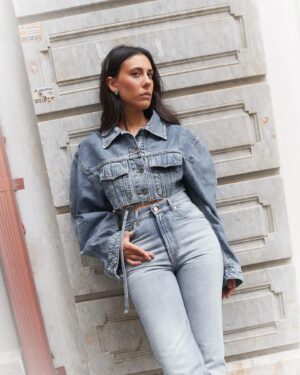 Hivda Zizan Alp Instagram - Fotoğraf: @gizemozcelikk 
Stylist: @aliarisso 
Saç & Makyaj: @mesut.ozuzun 
Fotoğraf Asist.: @theselimklc 
Styling Asist.: @gsyceri 
Saç & Makyaj Asist.: @iremmakeupstudio_ 
Mekan: @hoteldesartsgalata 
Teşekkürler, @burcubulutcan , @ph7entertainment