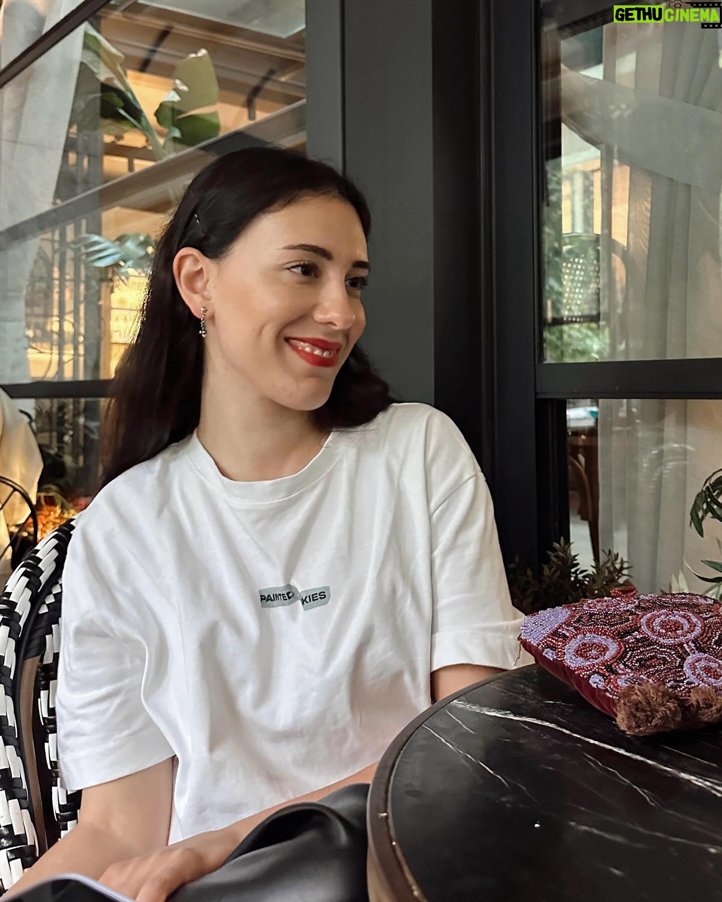 Hivda Zizan Alp Instagram - Yakut pulları mı???