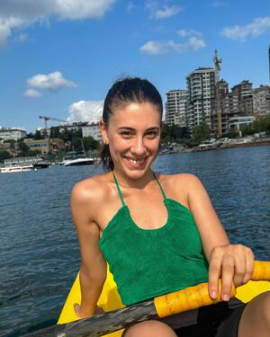 Hivda Zizan Alp Instagram - Fııış fııış kaaayıkçı 🌊