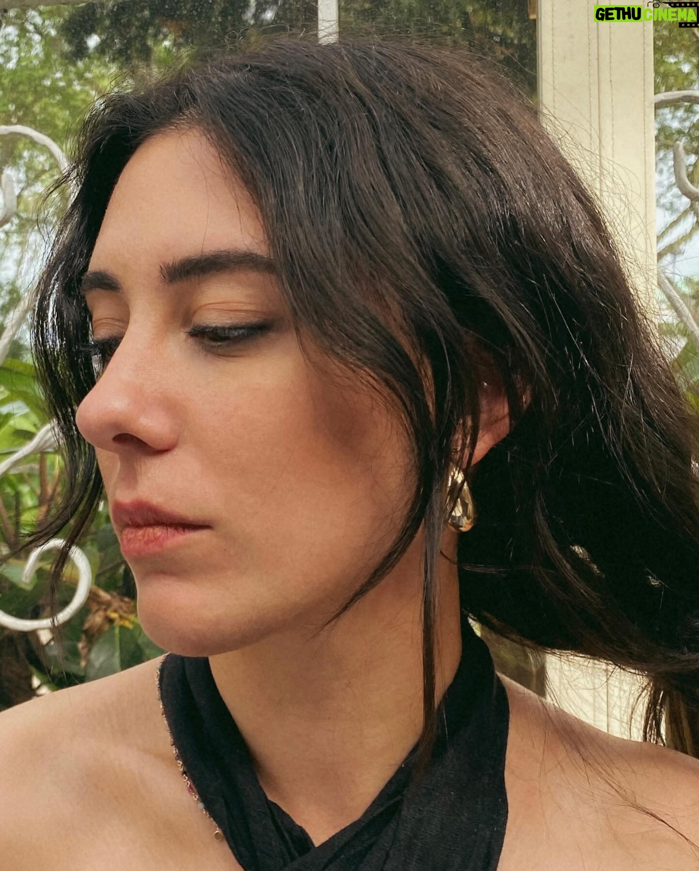 Hivda Zizan Alp Instagram - Bildiğim ‘çektiğime’ yetmiyor 🫠