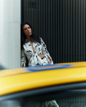 Hivda Zizan Alp Instagram - Fotoğraf: Gizem Özçelik  @gizemozcelikk 
Stylist: Ali Arisso @aliarisso 
Make up & Hair: Mesut Özuzun @mesut.ozuzun 
Fotoğraf Asist Selim Kılıç @theselimklc 
Styling Asist: Gönül Soyçeri @gsyceri 
Make Up & Hair Asist: İrem Baygül @iremmakeupstudio_ 
Mekan: Hotel Des arts @hoteldesartsgalata 

Thanks ✨ @burcubulutcan , @ph7entertainment