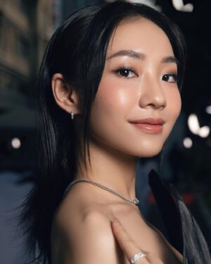 Hoàng Hà Instagram - 🌷 Hoàng Hà at Ho Chi Minh City International Film Festival - HIFF 2024 @hiff.vn 

#HoangHaActress #HoangHa #HCMCInternationalFilmFestival #FilmFestival #HIFF2024 #HIFF #KYEagency #rinbychungthanhphong #maisondebijoux #Vietnam #Cinema #VietnamCinema #future