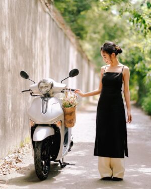 Hoàng Hà Instagram - 19.7.2022

🍃 @khuyen.hehehe 
📸 @derek.pham 
💄 @jtley.yy 
👗 @maynestudios 
💍 @cuoi.spirit
💐 Trang Hoàng, Điệp Lê