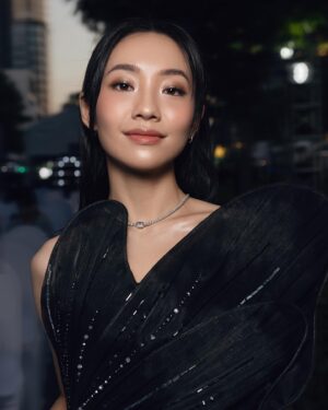 Hoàng Hà Instagram - 🌷 Hoàng Hà at Ho Chi Minh City International Film Festival - HIFF 2024 @hiff.vn 

#HoangHaActress #HoangHa #HCMCInternationalFilmFestival #FilmFestival #HIFF2024 #HIFF #KYEagency #rinbychungthanhphong #maisondebijoux #Vietnam #Cinema #VietnamCinema #future