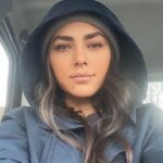 Hoda Zeinolabedin Instagram - چه خوب است عزيز دل كسي باشي بي آنكه بخواهي و برايش تلاش كني… من اين ساده ترين حالت خوشبختي را… برايتان آرزو دارم.🥰