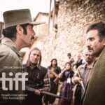 Hoda Zeinolabedin Instagram - «زالاوا» پس از ونیز در تورنتو‌ فیلم سینمایی «زالاوا» به کارگردانی ارسلان امیری در چهل و ششمين فستیوال بین‌المللی فيلم تورنتو به نمایش درمی‌آید. این فیلم سینمایی با بازی نوید پورفرج، پوریا رحیمی‌سام و هدی زین‌العابدین به تهیه‌کنندگی روح‌الله و سمیرا برادری، پس از نمایش در بخش هفته منتقدین فستیوال فیلم ونیز در بخش Midnight Maddens فستیوال فیلم تورنتو برای کسب جایزه‌ی تماشاگران با پنج فیلم دیگر، از جمله تیتان، برنده‌ی نخل طلای کن ۲۰۲۱ به رقابت می‌پردازد. بخش Midnight Maddens یکی از بخش‌های اصلی فستیوال تورنتو است که از سال ۱۹۸۸ و با هدف نمایش فیلم‌هایی در ژانر وحشت، فانتزی، علمی تخیلی و اکشن، پایه‌گذاری شده است. نمایش فیلم‌های این بخش نیمه‌شب آغاز می‌شود و یکی از بخش‌های جوان‌پسند و پرمخاطب فستیوال است که «زالاوا» در دومین حضور بین‌المللی خود به عنوان تنها فیلم آسیایی در این بخش به نمایش در می‌آید. فستیوال فیلم تورنتو در كنار جشنواره ساندنس معتبرترين جشنواره فيلم آمريكاى شمالى است که ‌‌پیش از این  ٨٢ فيلم انتخابى سينماى معاصر جهان و بخش كشف را اعلام كرد و در  نشست خبری امروز نیز فیلم‌های بخش‌های دیگر این جشنواره را که از ١٨ تا ٢٧ شهريور/٩ تا ١٨ سپتامبر در كانادا برگزار می‌شود اعلام نمود. «زالاوا» نخستین تجربه‌ی سینمایی ارسلان امیری در مقام کارگردان است که فیلم‌نامه‌ آن را به همراه آیدا پناهنده و تهمینه بهرام به نگارش درآورده و به ماجرای اهالی روستایی می‌پردازد که ادعا می‌کنند جن به روستایشان زده است. زالاوا در نخستین نمایش خود در جشنواره‌ فیلم فجر سی و نهم، کاندیدای دریافت ده سیمرغ و برنده‌ی سه سیمرغ در بخش‌های مختلف شد.