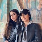 Hoda Zeinolabedin Instagram - يه وقتا يه سري احساس ها و حس ها رو نميشه توصيف كرد كه حق مطلب ادا بشه حس من به تو جزو هموناست با تو خيلي خودمم هدي من قوي بودن رو از تو ياد گرفتم من ازت خيلي چيزا ياد گرفتم خواهر رفيق چه خوبه هستي دوستت دارم ❤️ @hodi1917 🥰