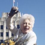 Holland Taylor Instagram - A glorious Governor Ann Richards atop her inaugural parade carriage, this day, thirty years ago. Let’s always remember what a leader we had in her. An American hero who was what she seemed- true, and fair- and fun. She believed ultimately we are always progressing, in the long view, surely. Keep the faith. Keep on.