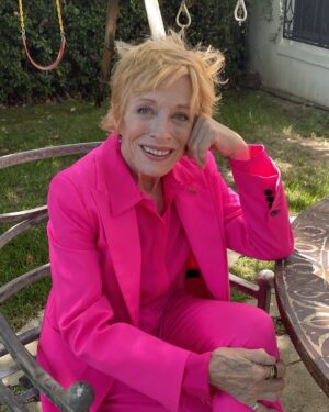 Holland Taylor Instagram - Women are the majority of people in the United States. We are the #SuperMajority

Ahead of midterms, we are coming together across issue, identity, and geography- to VOTE - and show the country that the suits in Washington do not have the power to shape our democracy. We do. 

@Supermajority
@argent
#VotingSuitsYou